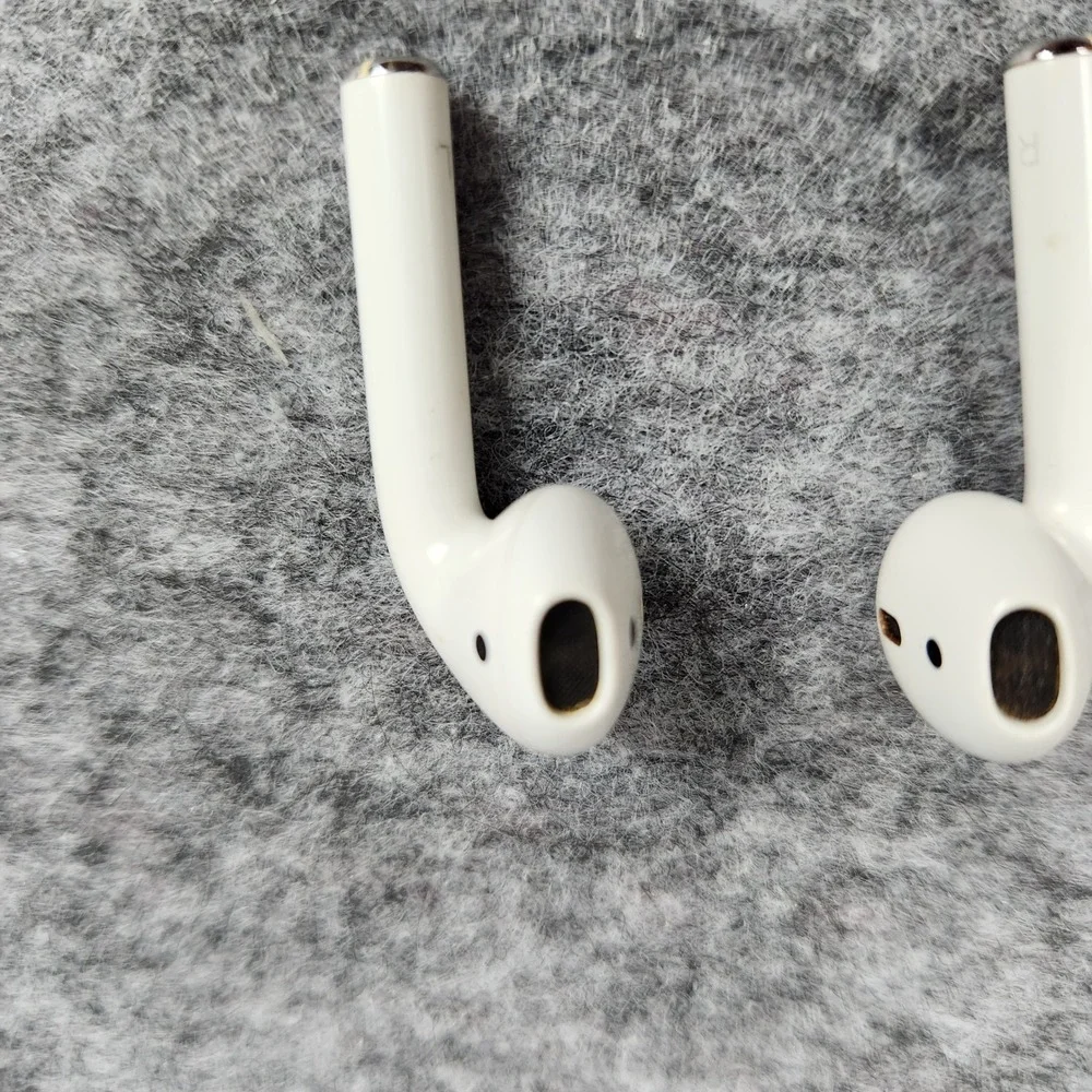 Apple AirPods 1st Gen A1722 Wireless White Replacement Left Right OEM NO CASE